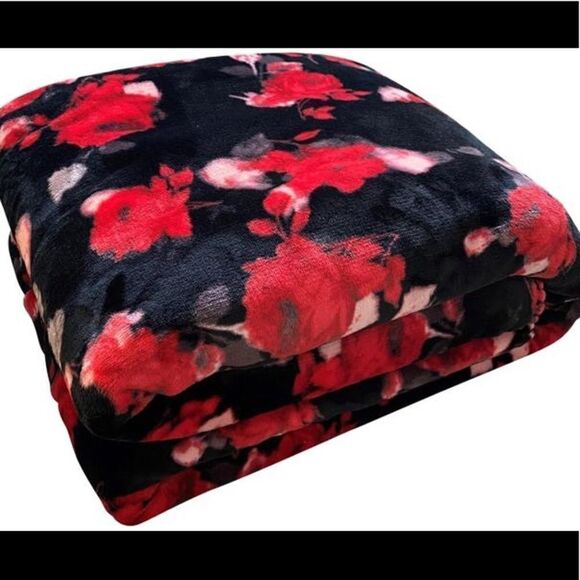 Victoria’s Secret Limited Edition Red Floral Sherpa Cozy Trow Blanket 50”x60” - Picture 1 of 9